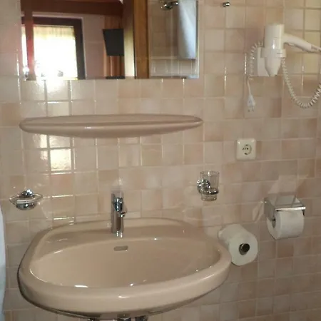 Pensjonat Gaestehaus Tramnitz 3*