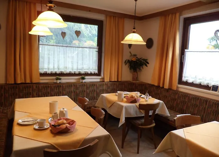 Gaestehaus Tramnitz Πανσιόν 3*