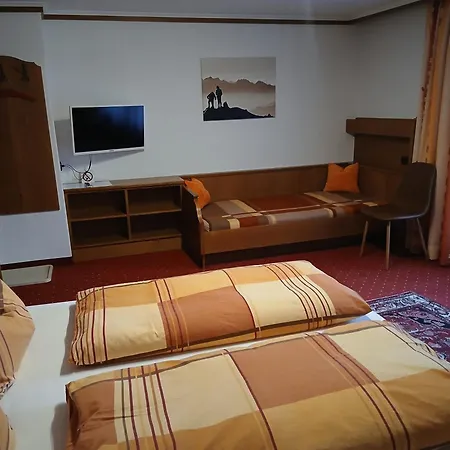 Gaestehaus Tramnitz بيت ضيافة *